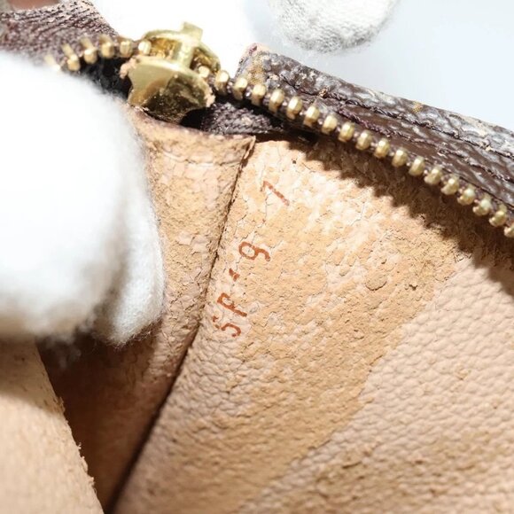 LOUIS VUITTON Monogram Bucket GM Accessory Pouch LV Auth 134663 - Picture 11 of 16